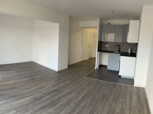 Appartement à louer 967 € 3 pièces 64,4 m² RDC/3 Bourg Delivrance Lille 59160