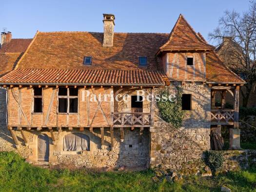 Maison à vendre 375 000 € 6 pièces 3 chambres 231 m² 9 076 m² de terrain Excideuil 24160