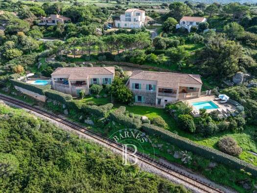 Villa à vendre 3 200 000 € 9 pièces 7 chambres 250 m² 2 550 m² de terrain Corbara 20220