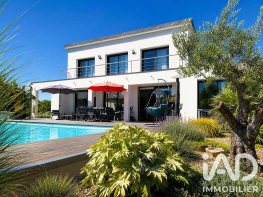 Maison à vendre 576 000 € 6 pièces 4 chambres 137 m² 1 400 m² de terrain Plomeur 29120