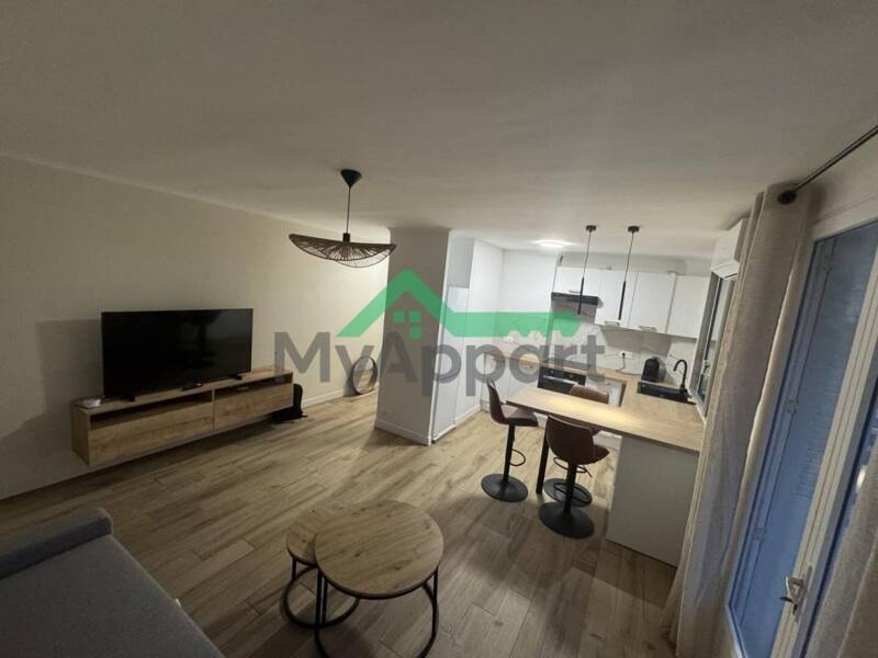 Maison à louer, 57m², MARSEILLE 9E