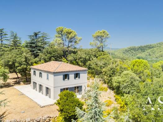 Maison à vendre 599 000 € 6 pièces 4 chambres 227 m² 12 324 m² de terrain Bras 83149