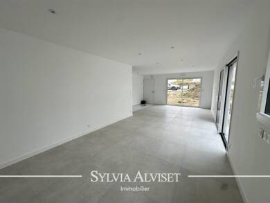 Maison de plain-pied à vendre 306 800 € 5 pièces 4 chambres 102 m² 476 m² de terrain Plonéis 29710