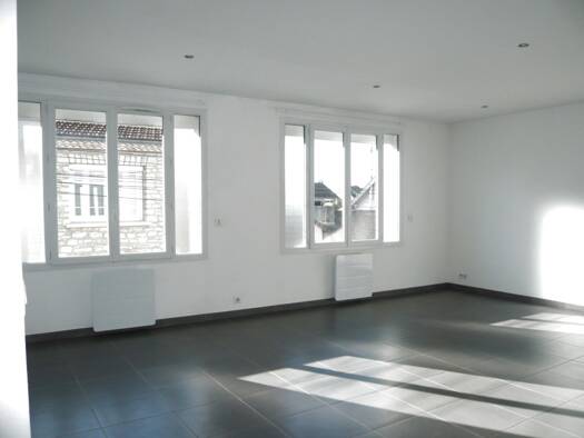 Appartement à louer 650 € 3 pièces 2 chambres 76,7 m² Étage 1/1 Périgueux 24000