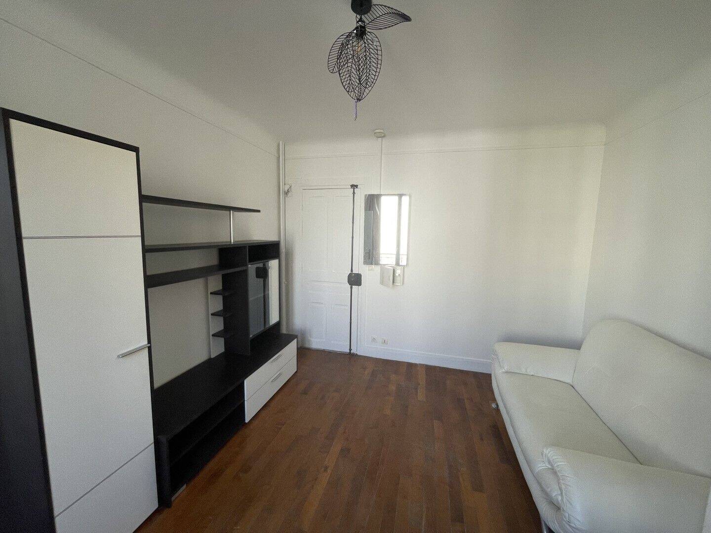 Maison à louer, 35m², COURBEVOIE