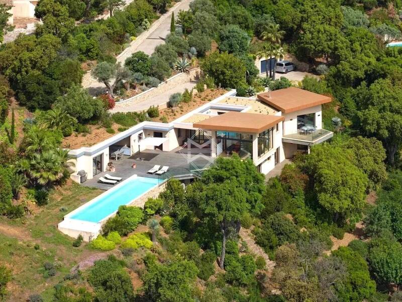 Maison à vendre, 330m², LA CROIX VALMER
