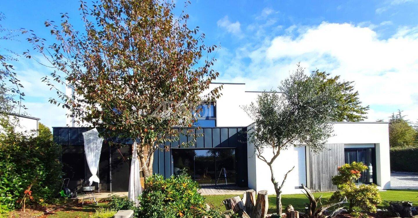 Maison à vendre, 190m², SURZUR