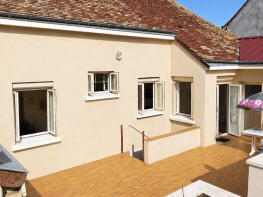 Maison de plain-pied à vendre 99 990 € 4 pièces 2 chambres 84 m² 517 m² de terrain Le Breil-sur-Mérize 72370