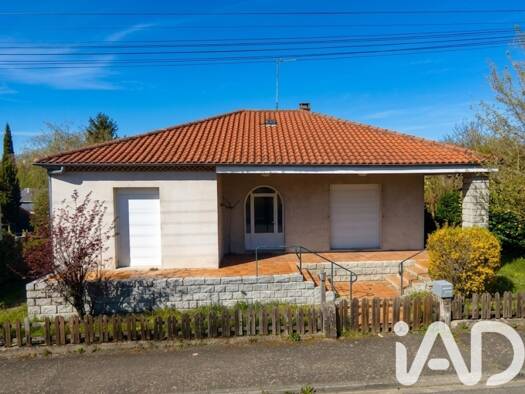 Maison de plain-pied à vendre 159 000 € 5 pièces 5 chambres 172 m² 516 m² de terrain La Caserne-Les Guineberts Montluçon 03100