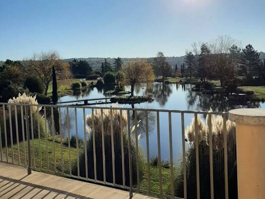 Maison de plain-pied à vendre 1 684 000 € 11 pièces 6 chambres 460 m² 80 000 m² de terrain Barjac 30430