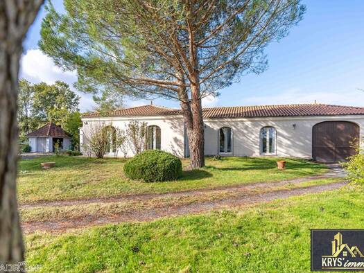 Maison de plain-pied à vendre 229 900 € 5 pièces 2 chambres 135 m² 2 085 m² de terrain Allez-et-Cazeneuve 47110