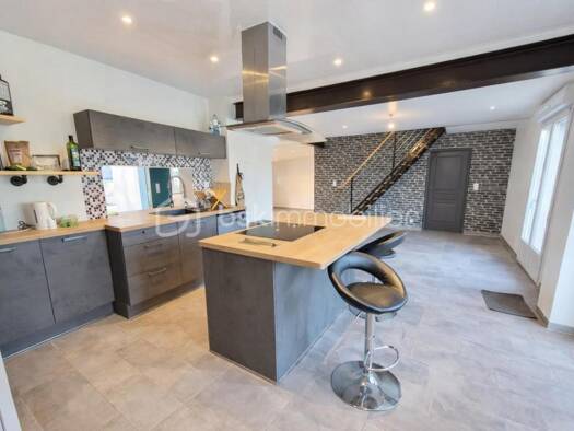 Maison à vendre 249 000 € 6 pièces 3 chambres 128 m² 1 050 m² de terrain Mourmelon-le-Grand 51400