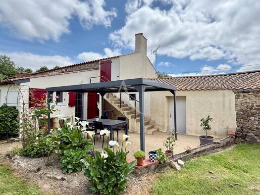 Maison à vendre 317 000 € 5 pièces 4 chambres 175 m² 8 119 m² de terrain Aubigny les Clouzeaux 85430