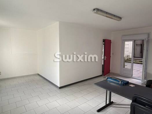 Local commercial à louer 760 € 40 m² de surface de vente Colline et Etang Orange 84100