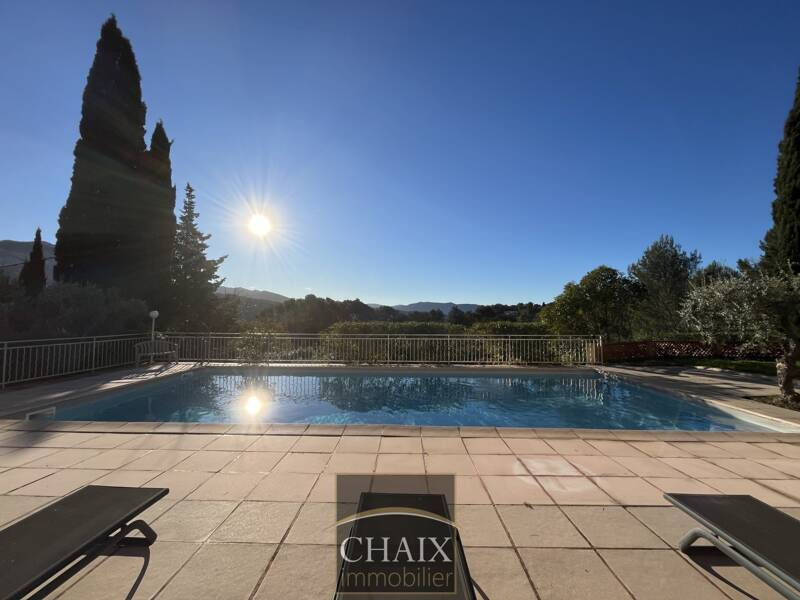 Maison à louer, 252m², ROQUEVAIRE