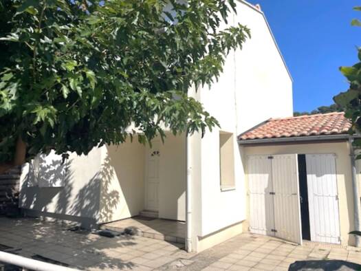 Maison de ville à louer 1 335 € 5 pièces 2 chambres 83 m² 333 m² de terrain Cenon 33150