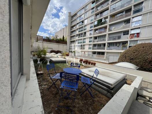 Appartement à vendre 298 000 € 1 pièce 24,92 m² RDC Chateau d'Eau-Lancry Paris 10ème arrondissement 75010