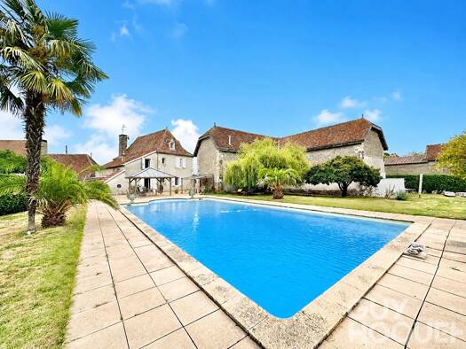 Maison à vendre 519 400 € 9 pièces 8 chambres 266,3 m² 3 462 m² de terrain Orthez 64300