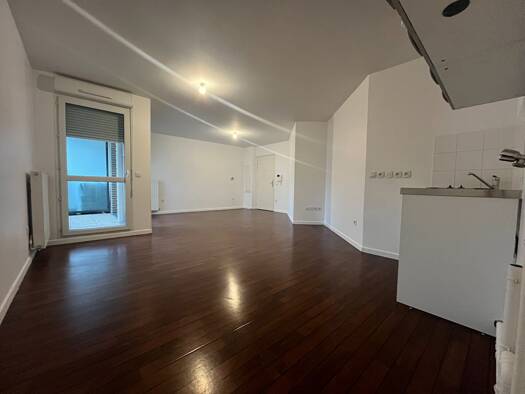 Appartement à louer 770 € 1 pièce 36 m² Étage 2/4 Vendome Cesar Franck Fontenay-le-Fleury 78330