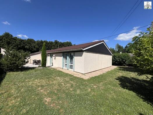 Maison de plain-pied à vendre 185 000 € 4 pièces 3 chambres 107,45 m² 470 m² de terrain Nord Saint-Rémy 71100
