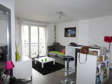 Appartement à louer 603 € 2 pièces 1 chambre 34 m² 5ème étage La Fontaine du Bac Clermont-Ferrand 63000