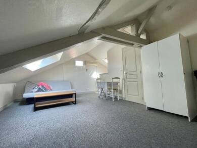 Appartement à louer 290 € 1 pièce 14,1 m² 3ème étage Centre Ville Périgueux 24000