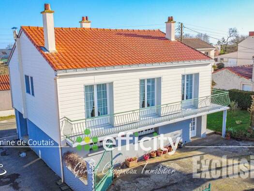 Maison de ville à vendre 235 200 € 5 pièces 3 chambres 122 m² 559 m² de terrain Saint-Lumine-de-Coutais 44310