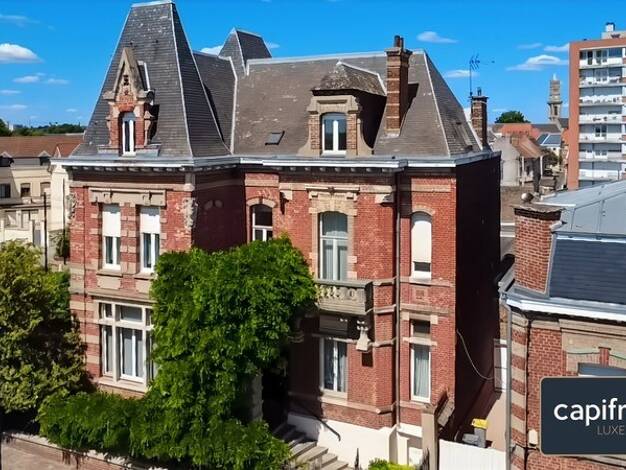 Maison à vendre 625 000 € 13 pièces 7 chambres 370 m² 807 m² de terrain Centre-Neuf Bourg-Quesnoy-Delsaux-Musée-Cannoniers-Gare Valenciennes 59300