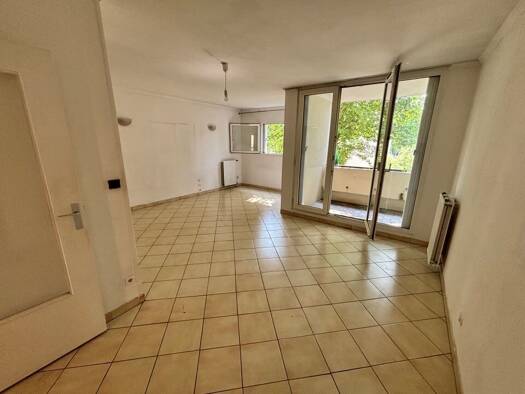 Appartement à louer 1 300 € 4 pièces 3 chambres 78 m² Quatres Cités-Simonettes-République Champigny-sur-Marne 94500