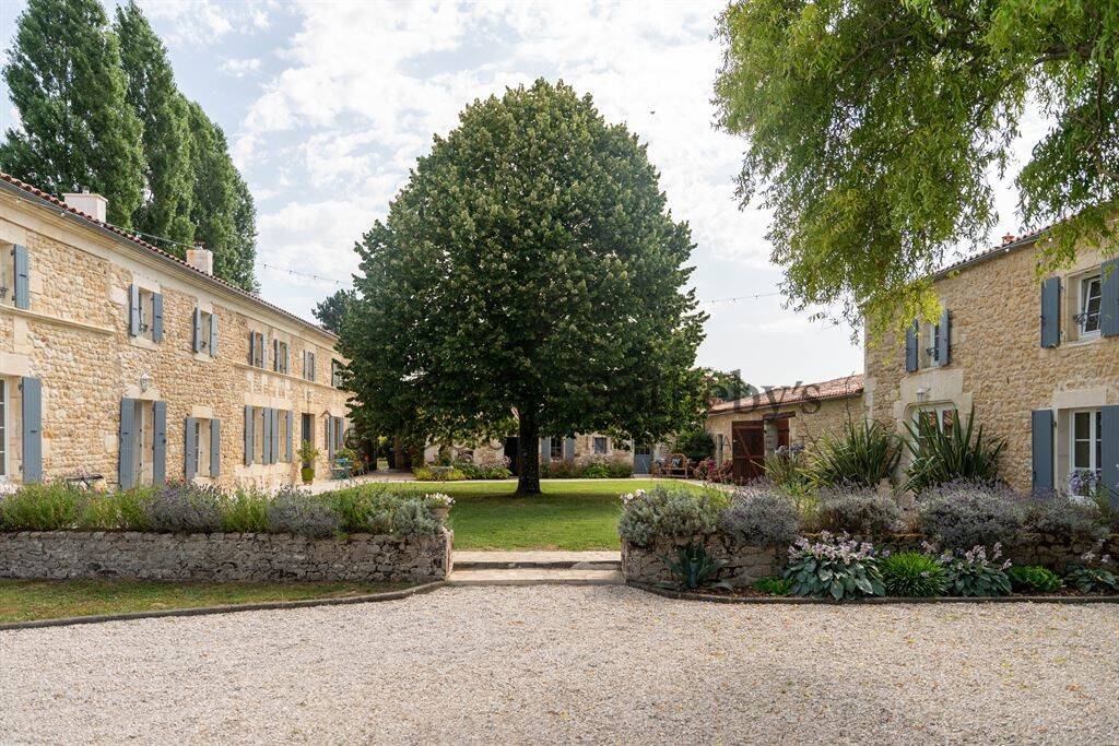 Maison à vendre, 450m², LA GRIPPERIE SAINT SYMPHORIEN