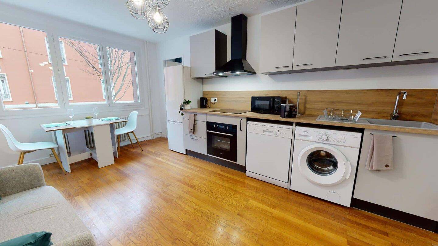 Room in Cours Docteur Jean Damidot, Villeurbanne for 70 m² with — 6