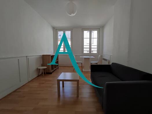 Appartement à louer 380 € 2 pièces 1 chambre 33 m² Étage 2/3 Centre Bolbec 76210
