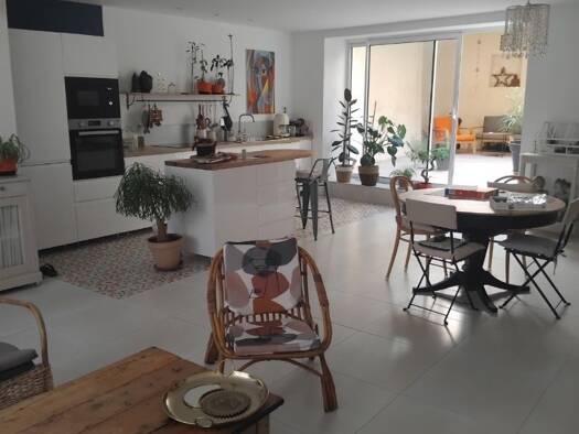 Maison à vendre 230 010 € 6 pièces 5 chambres 177 m² Azille 11700