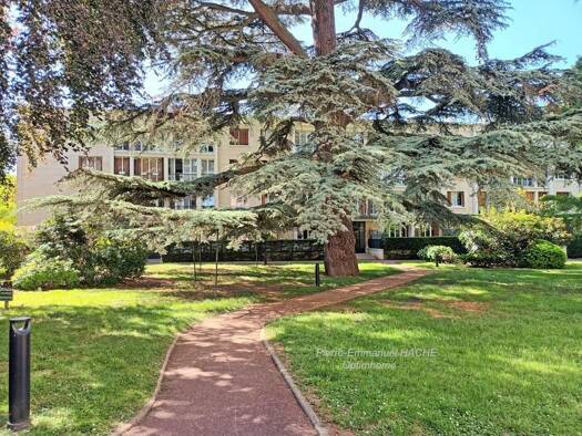 Appartement à vendre 580 000 € 4 pièces 3 chambres 92 m² Étage 2/4 Place Louis XIV Saint-Germain-en-Laye 78100