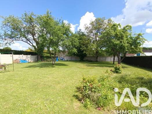 Maison de plain-pied à vendre 174 000 € 6 pièces 4 chambres 118 m² 1 220 m² de terrain Saint-Sérotin 89140