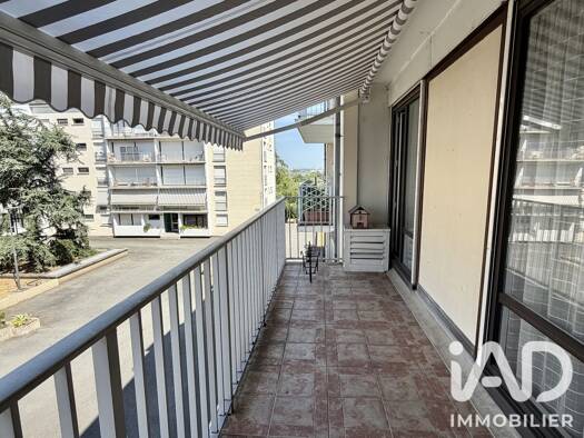 Appartement à vendre 150 000 € 5 pièces 3 chambres 97 m² Étage 2/5 Les Fontaines Tours 37200
