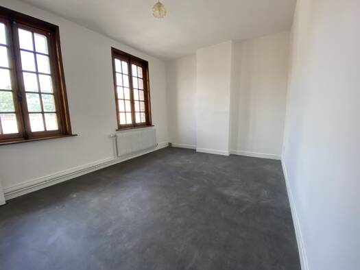 Appartement à louer 570 € 4 pièces 3 chambres 77 m² RDC Lapugnoy 62122
