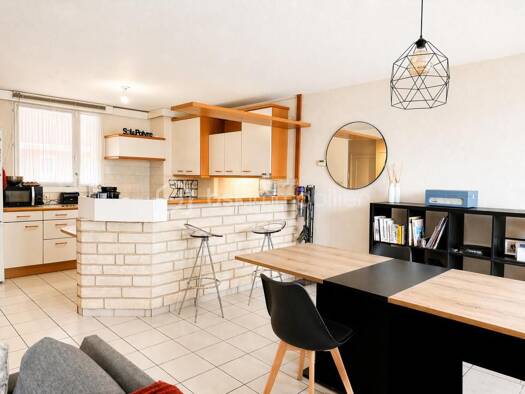 Duplex à vendre 219 000 € 4 pièces 2 chambres 78 m² Étage 3/4 Le Bourg-La Jacquinière-Malossane-Saint Nizier Voreppe 38340