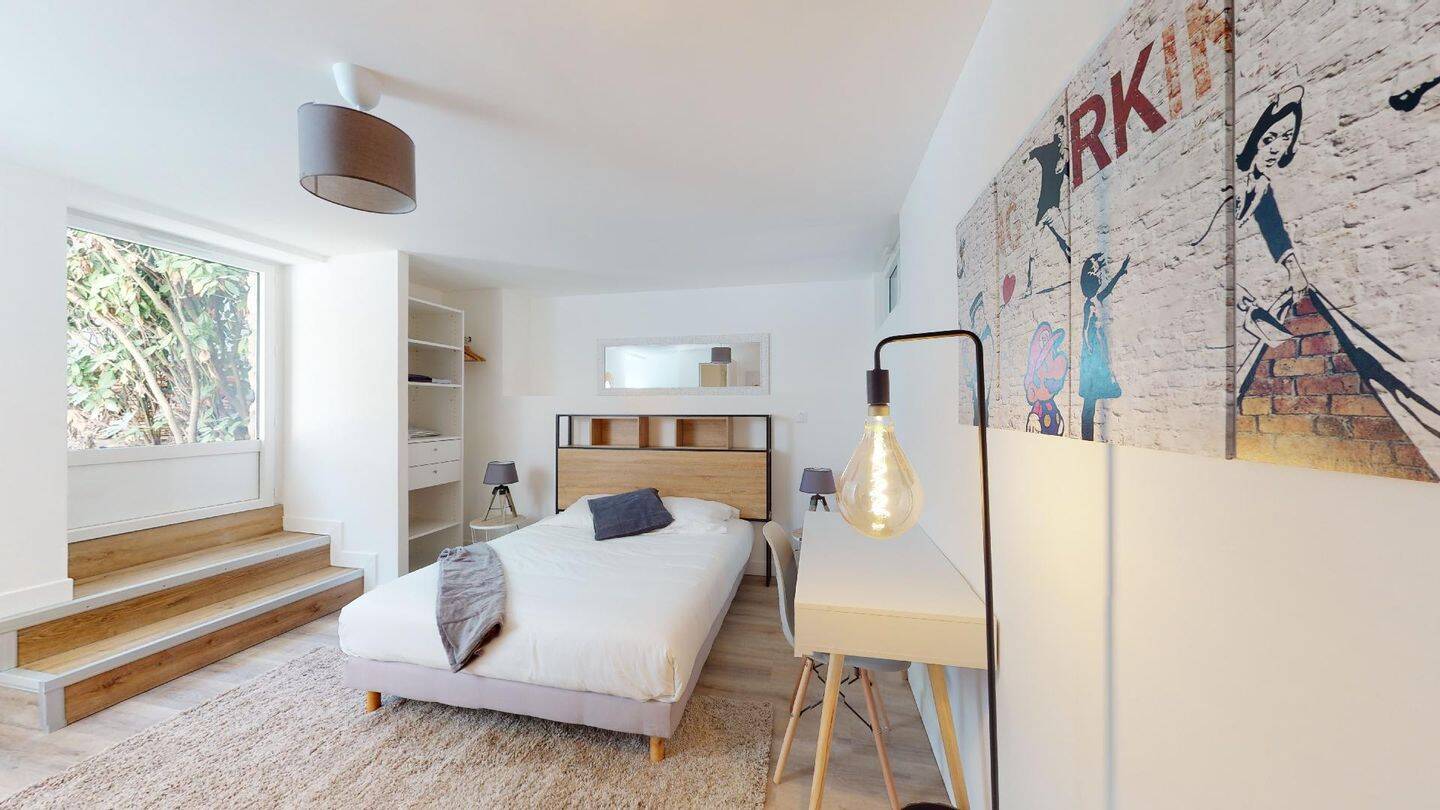 Maison 16 pièces — 16