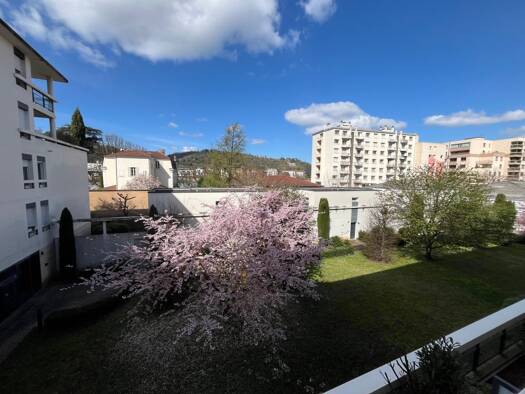 Appartement à louer 985 € 3 pièces 2 chambres 72,6 m² 2ème étage Vienne 38200