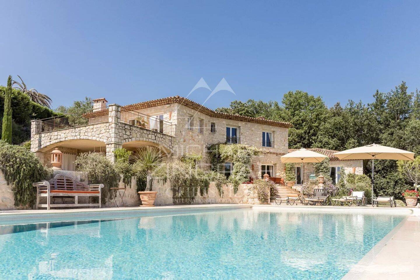Maison à vendre, 348m², TOURRETTES SUR LOUP