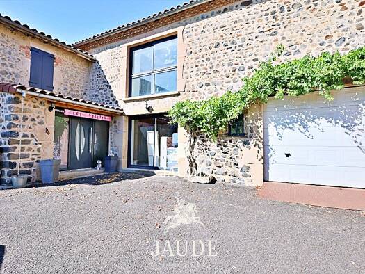 Villa à vendre 490 000 € 7 pièces 4 chambres 226 m² 1 182 m² de terrain Usson 63490