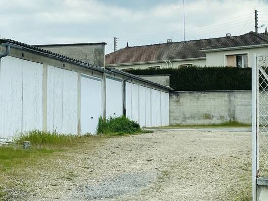 Parking à louer 75 € 12 m² Acacias Compiègne 60200