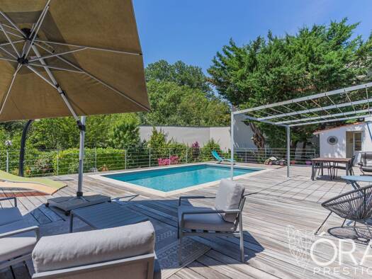Maison à vendre 895 000 € 5 pièces 4 chambres 164 m² 880 m² de terrain La Rochelle 17000
