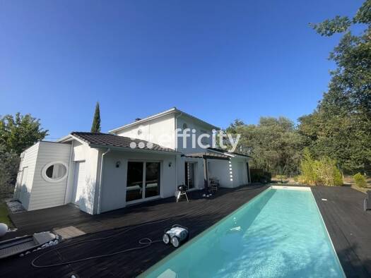 Maison à vendre 585 000 € 6 pièces 4 chambres 155 m² 1 004 m² de terrain Poujeau-Feydieu Le Pian-Médoc 33290