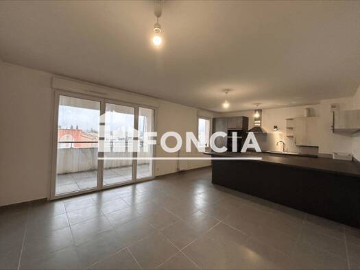 Appartement à louer 981 € 3 pièces 2 chambres 63,3 m² 2ème étage Brignoles 83170