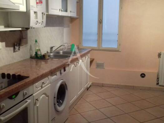 Appartement à louer 535 € 2 pièces 1 chambre 65 m² Étage 1/3 Vieux Gaillac Gaillac 81600