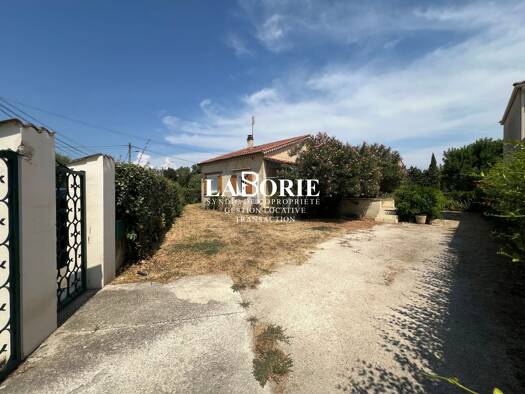 Maison à vendre 283 500 € 6 pièces 4 chambres 128 m² 618 m² de terrain Piolenc 84420