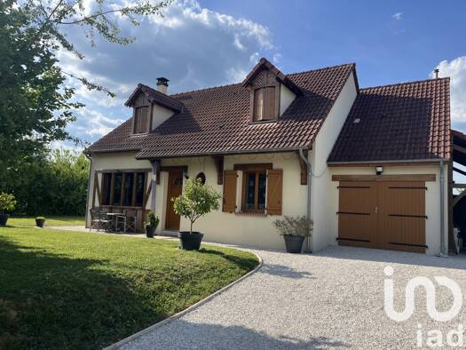 Maison à vendre 239 000 € 6 pièces 4 chambres 129 m² 2 670 m² de terrain Saint-Martin-d'Auxigny 18110
