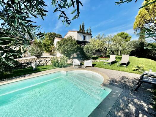 Villa à vendre 950 000 € 5 pièces 3 chambres 144,6 m² 1 097 m² de terrain Malaucène 84340